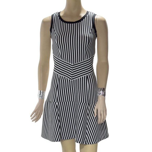 AQUA Women's Dress Black White Stripe Drop Waist Stretch Flounce Bottom Size M - Picture 1 of 12